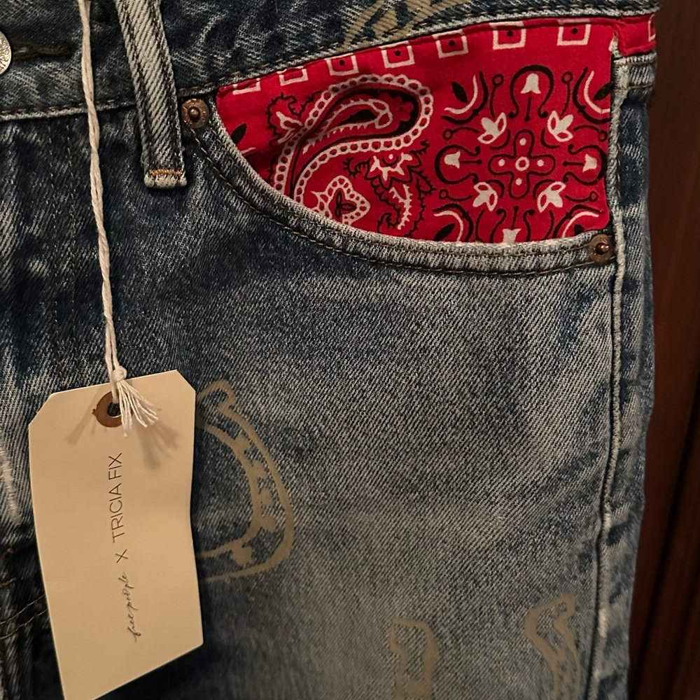 Tricia Fix Exclusive Western Horse Shoe Jeans - Picture 3 of 5